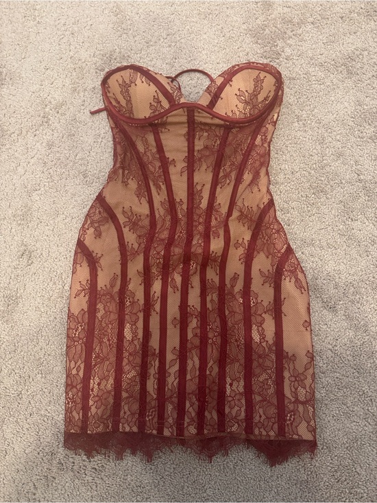 Babyboo Fashion Dresses & Skirts - Strapless Burgundy Lace Bodycon Dress